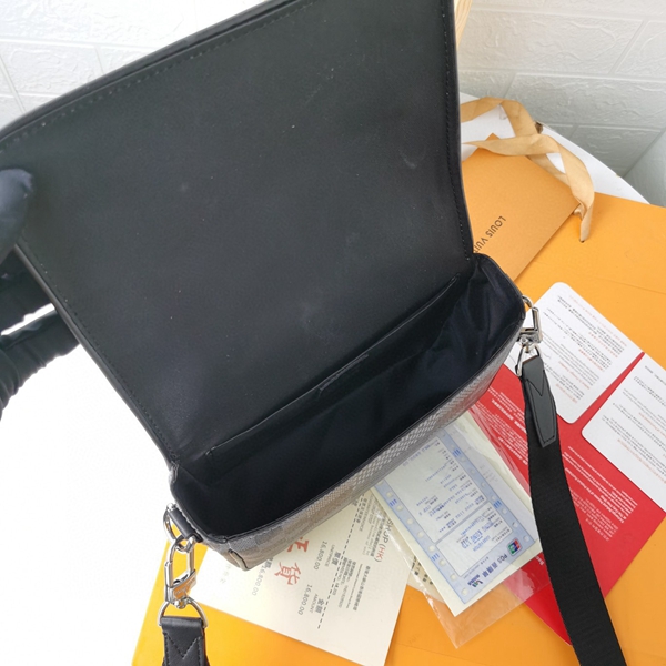 ルイヴィトンバッグ着用イメージ